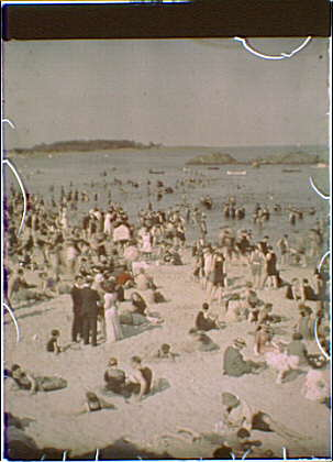 Illustration for article titled Vintage Beach